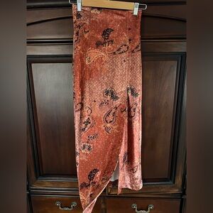 Velour skirt, excelly condition/ worn twice, has little slit in front.